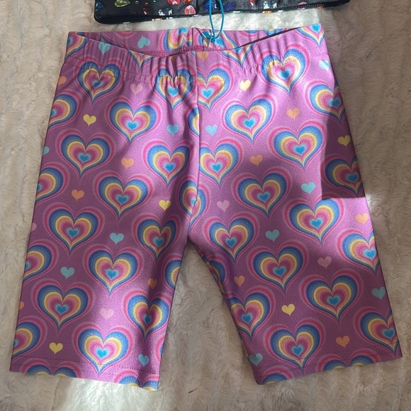 Terez Multicolored Heart throb biker shorts & cache of jewels Crop Top Set 5 - Picture 2 of 6